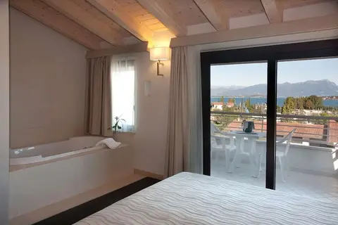 Hotel Porto Azzurro in Sirmione — foto 17
