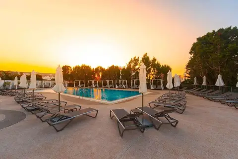 Leonardo Crystal Cove Hotel & Spa by the Sea in Παραλίμνι — foto 8