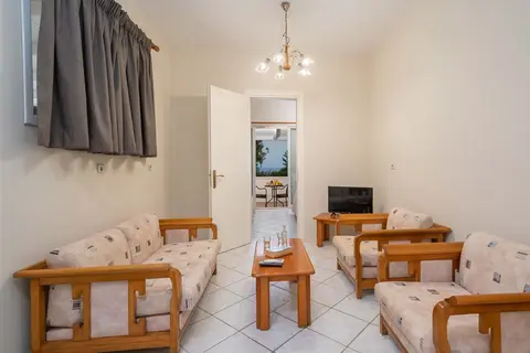 Karavados Beach Hotel in Καραβάδος — foto 24