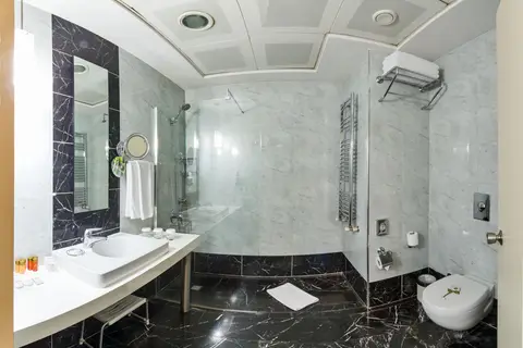 Beyaz Saray in Fatih — foto 12