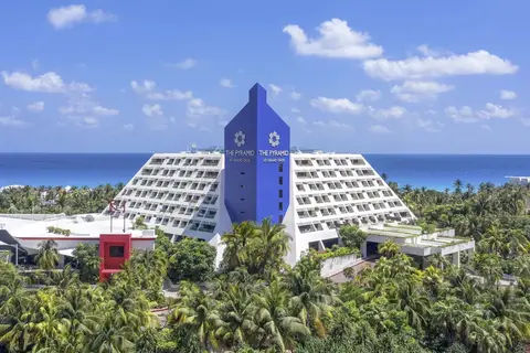 The Pyramid Cancun by Oasis in Cancùn