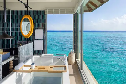 Avani+ Fares Maldives Resort in Fares Island, foto 25
