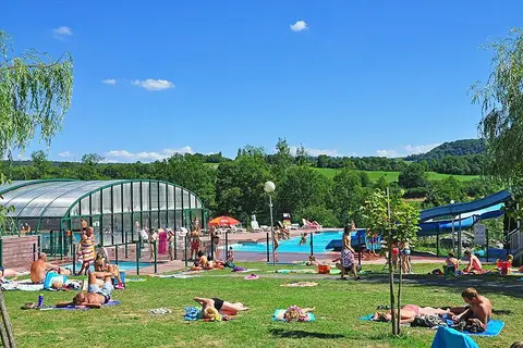 Camping Du Bois De Reveuge in Huanne-Montmartin — foto 7
