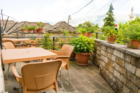 Hotel Old Bazaar in Gjirokastra — foto 18
