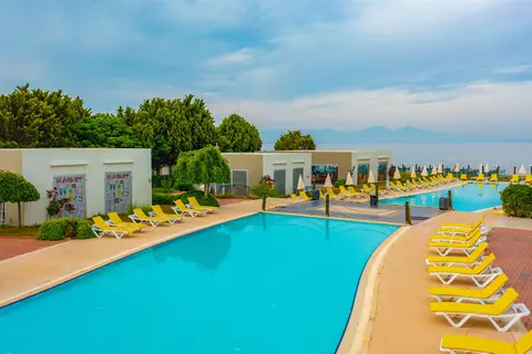 Karya Family Resort Hotel in Menderes — foto 26