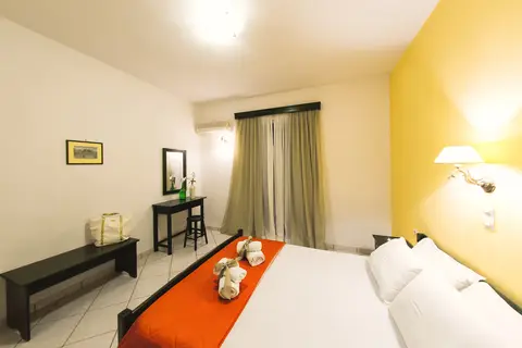 Remezzo Studios & Apartments in Ammoudi — foto 21