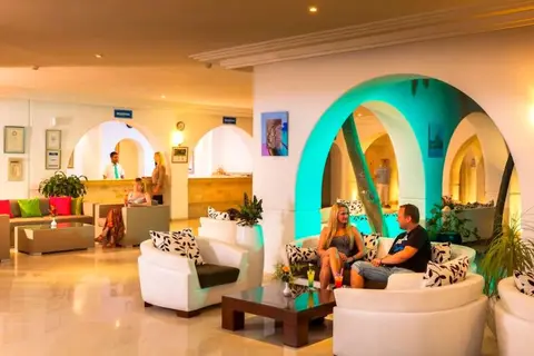 Caribbean World Venus Beach in منارة الحمامات — foto 18