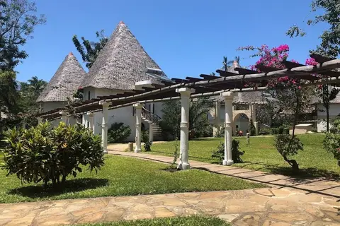 Neptune Village Beach Resort & Spa in Kinondo ward — foto 26