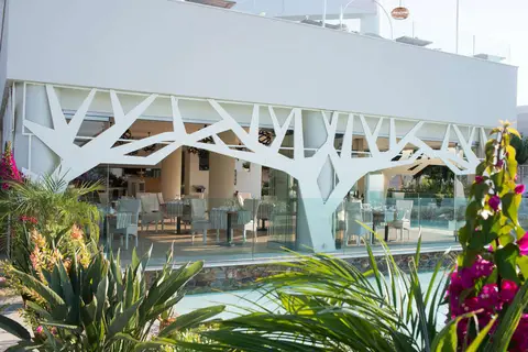 The Royal Blue Resort & Spa in Panormos — foto 19