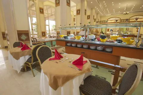 Royal Lagoons Resort & Aqua Park in الهضبه — foto 23