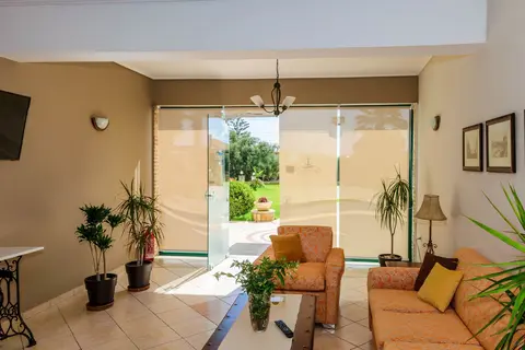 Remezzo Studios & Apartments in Ammoudi — foto 24