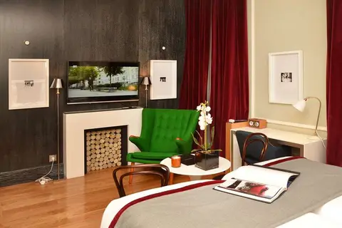 Brown's Central Hotel in Almada — foto 3