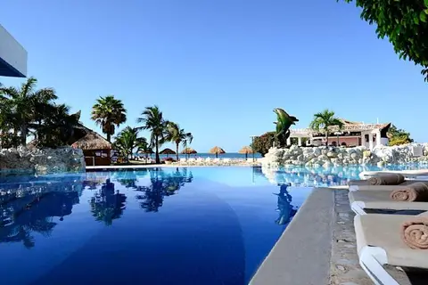 Sunset Marina Resort & Yacht Club in Cancùn