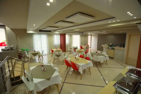 Sun & Sea Luxury Hotel in Πέτρα — foto 10