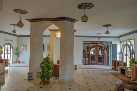 Dolphin Continental Hotel in القصير — foto 4