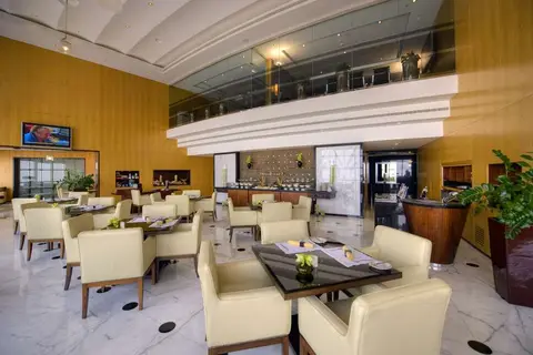 Jumeirah Emirates Towers in Dubai — foto 22