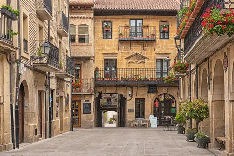 Ontdek het Baskenland vanuit wijnregio La Rioja in Laguardia