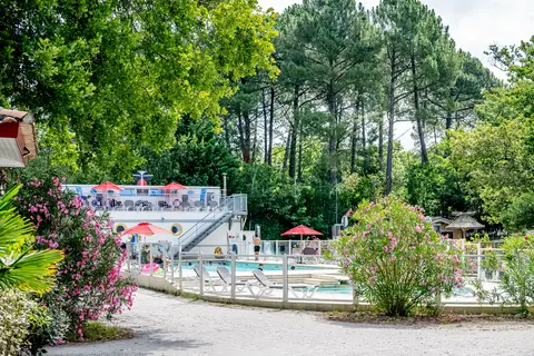 Flower Camping La Canadienne in Arès — foto 10