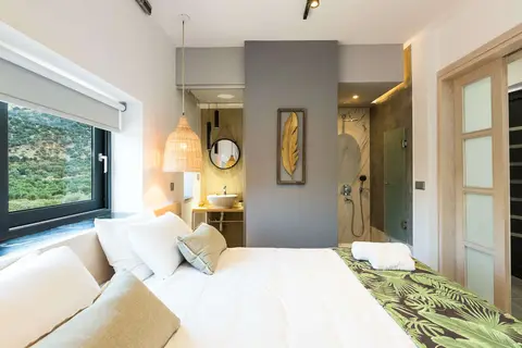 T Hotel Premium Suites in Vlichada, foto 18