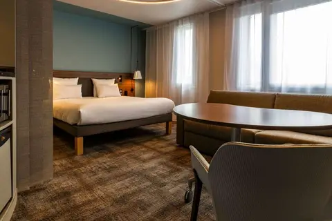 Novotel Suites Reims Centre in Riemen