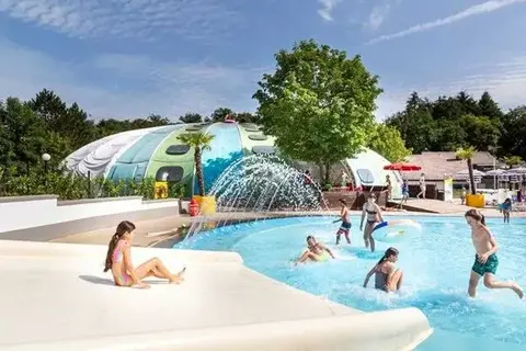 Camping hu Birkelt Village in Larochette