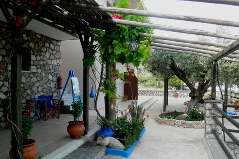 Aroma Stegna in Αρχάγγελος — foto 15