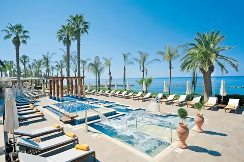 Alexander The Great Beach Hotel in Paphos — foto 26