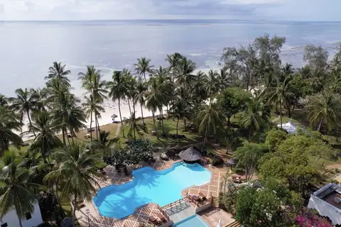Serena Beach Resort & Spa in Kasemeni ward — foto 17