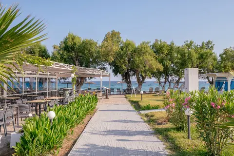 Costa Angela Seaside Resort in Lambi, foto 15