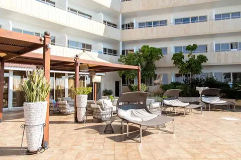 TUI Blue Atlantica Bay in Agios Tychonos — foto 9