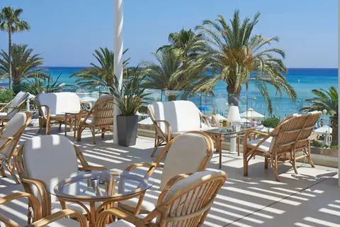 Sunrise Beach Hotel in Παραλίμνι — foto 23