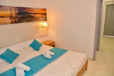 Blue Nest Hotel in Τιγκάκι — foto 19