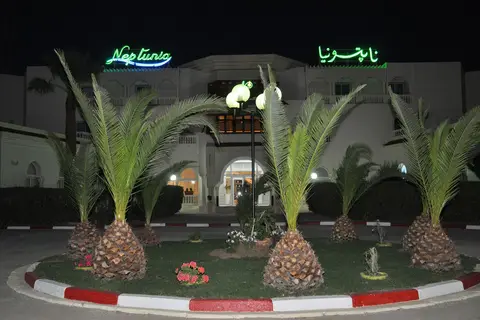 Neptunia Beach in المنستير — foto 16