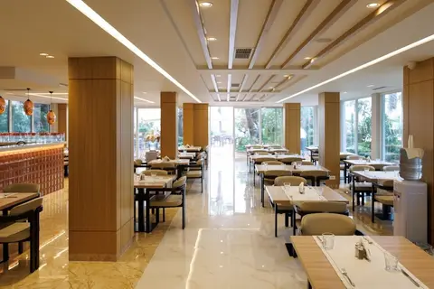 Fafa Beach Hotel in Golem — foto 21