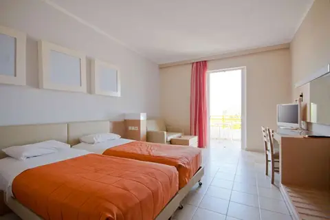 Sovereign Beach Hotel in Kardamena — foto 5