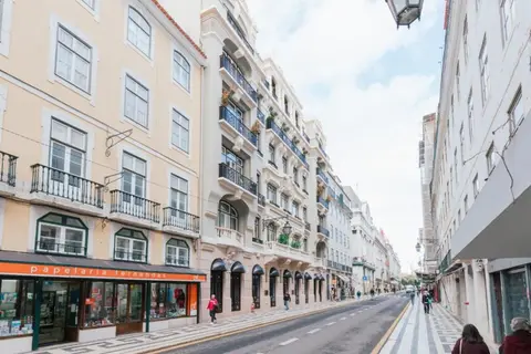 Art Legacy Hotel in Almada