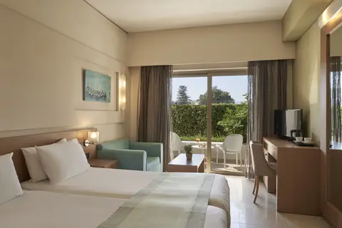 Atlantica Amalthia Beach Resort in Agia Marina — foto 2