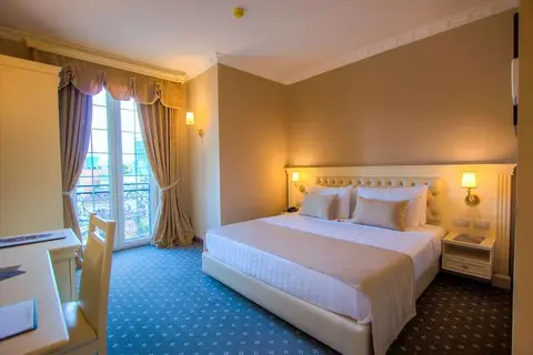Lot Boutique Hotel in Tirana — foto 21