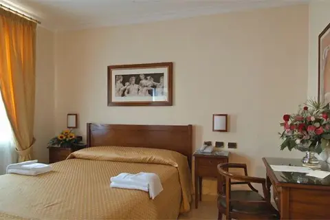 Buono Hotel in Napels — foto 4