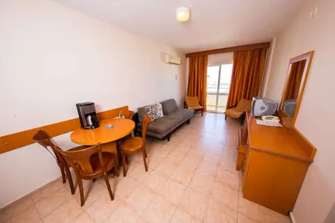 Tuntas Family Suites Kusadasi in Kuşadası — foto 14