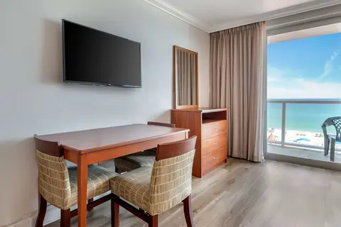 Ramada Plaza by Wyndham Marco Polo Beach Resort in Sunny Isles Beach — foto 26