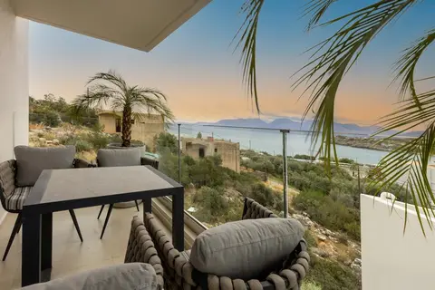 Lazar Lux in Agios Nikolaos Municipal Unit, foto 4