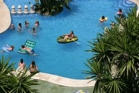 Apartamentos El Faro in Benidorm — foto 15