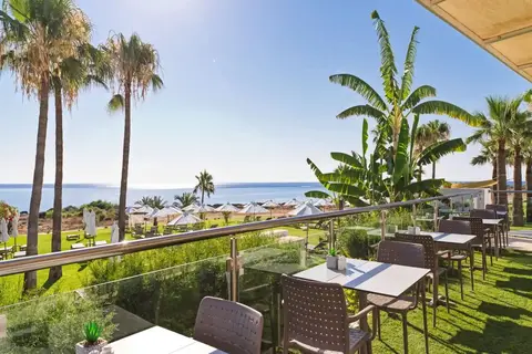 Leonardo Crystal Cove Hotel and Spa by the Sea in Paralimni — foto 13