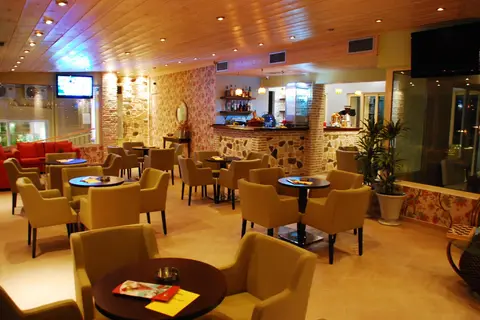 Koukounaria Hotel & Suites in Alykanas — foto 7