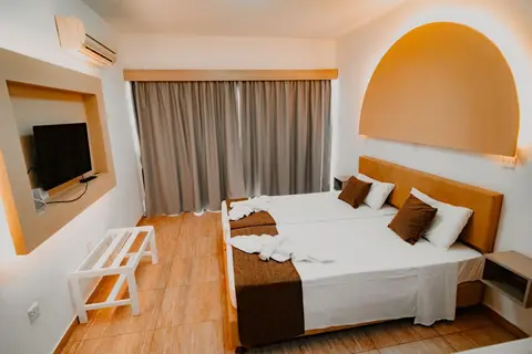 Penelope Beach Hotel in Παραλίμνι — foto 24