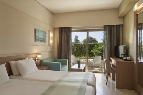 Atlantica Amalthia Beach Hotel in Agia Marina — foto 12
