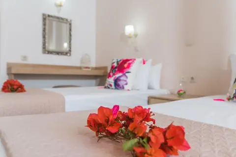 Emerald Hotel in Αγία Μαρίνα — foto 19