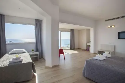 Harmony Bay Hotel in Limassol — foto 5
