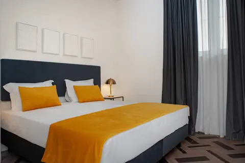 Gloria Suites Hotel by Succeed in Almada
